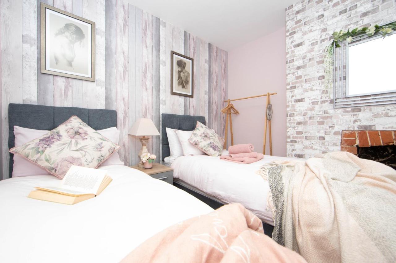 Cosy 3 Bedroom House - Private & Central - Ultra Wifi Canterbury Dış mekan fotoğraf