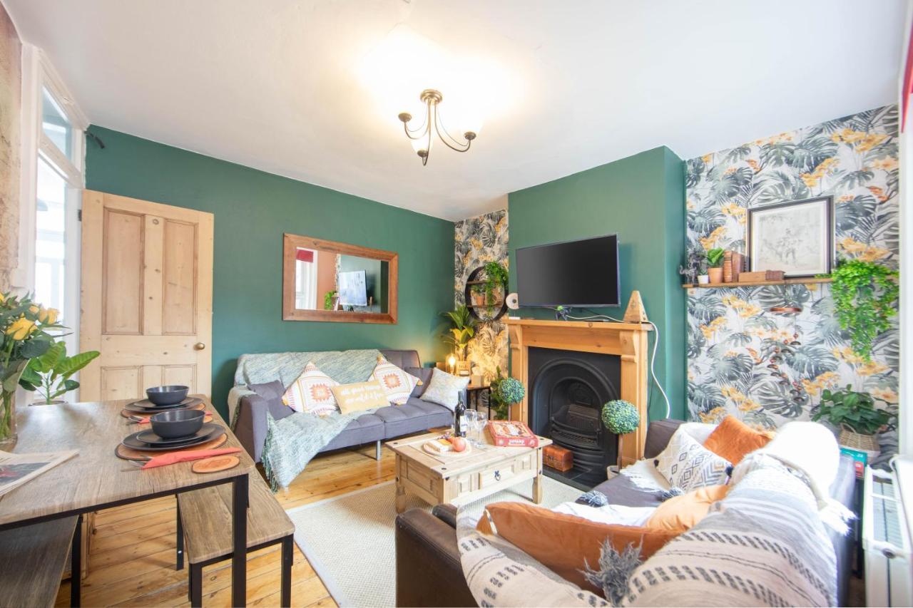 Cosy 3 Bedroom House - Private & Central - Ultra Wifi Canterbury Dış mekan fotoğraf