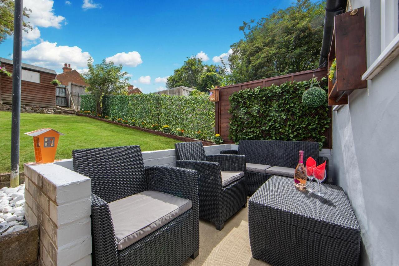Cosy 3 Bedroom House - Private & Central - Ultra Wifi Canterbury Dış mekan fotoğraf