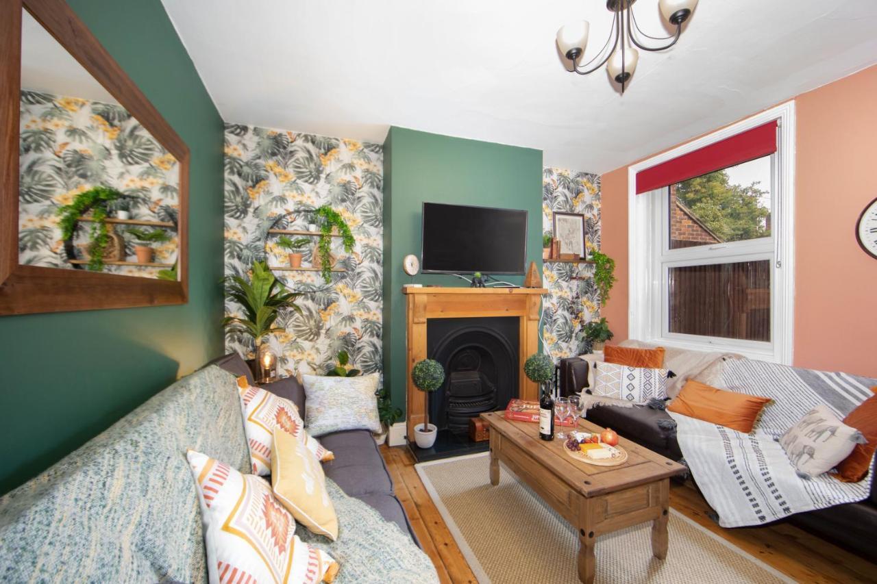 Cosy 3 Bedroom House - Private & Central - Ultra Wifi Canterbury Dış mekan fotoğraf