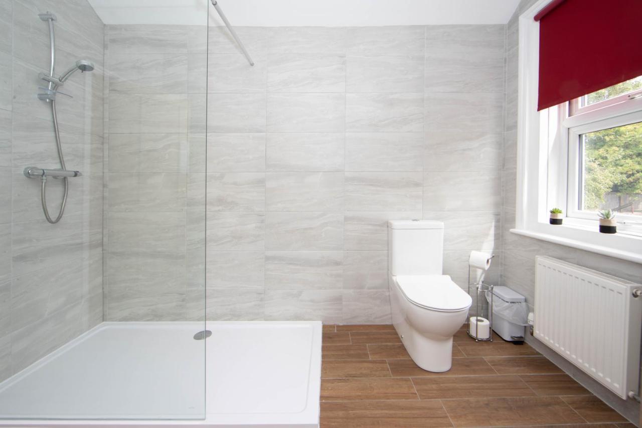 Cosy 3 Bedroom House - Private & Central - Ultra Wifi Canterbury Dış mekan fotoğraf